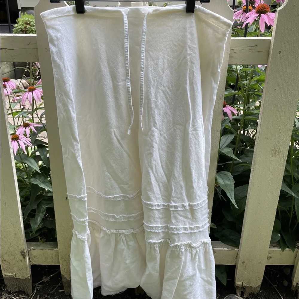 Old Navy Tiered Midi Skirt Women's Size 6 White Bohemian Gypsy Low Waist